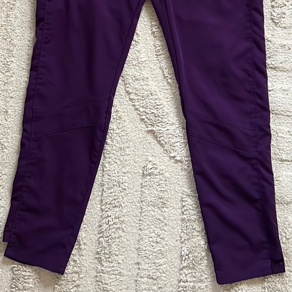 Grey’s Anatomy By Barco knit waist pants - Picture 4 of 9